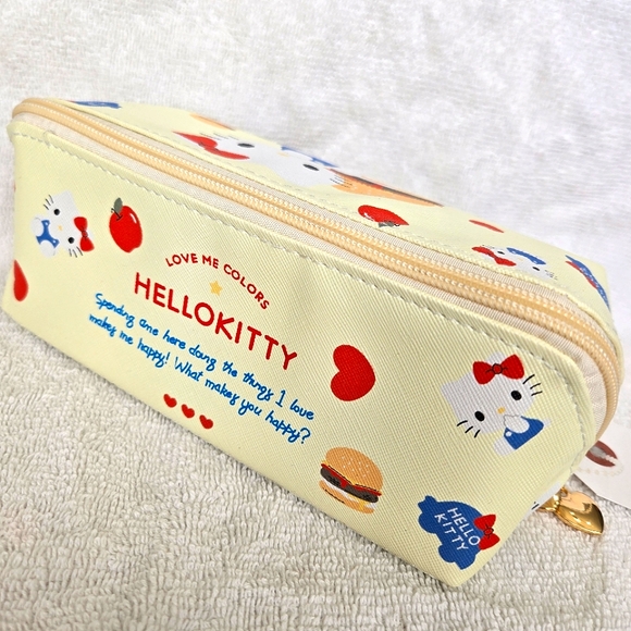 Hello Kitty Handbags - *Like New* Hello Kitty Zip Around Case
